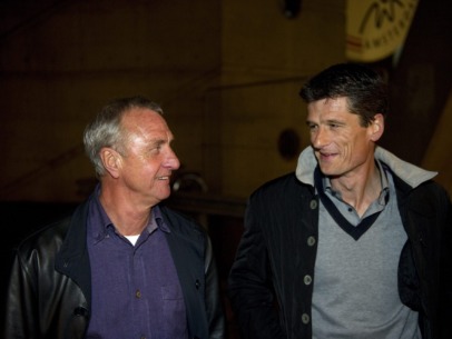 Bestuur en rvc Ajax kondigen vertrek aan