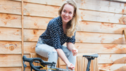 Foto van Anna van der Breggen met fiets