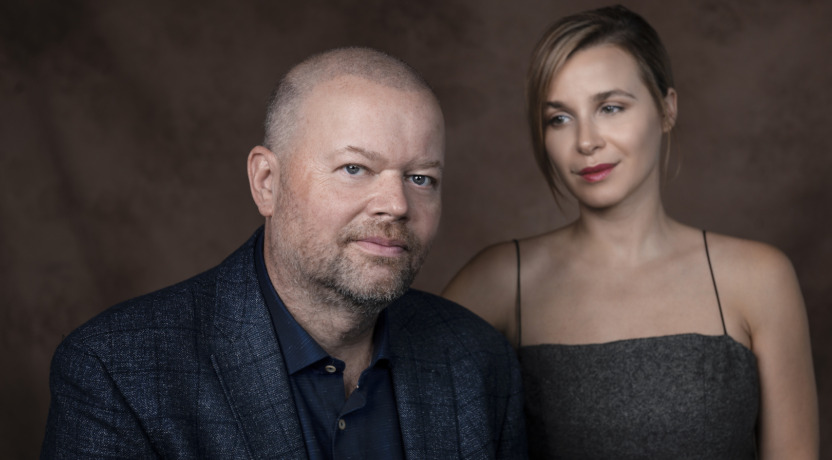 Foto Raymond van Barneveld met Victoria Koblenko