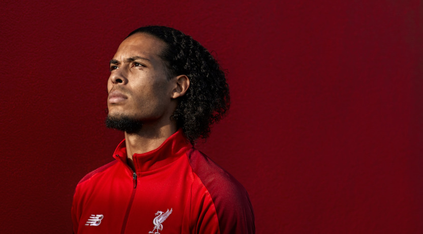 Virgil van Dijk in trainingspak van Liverpool