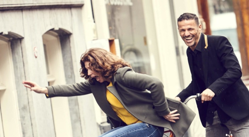 Khalid Boulahrouz en Barbara Barend op de fiets